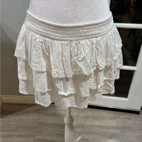 Hollister Dresses & Skirts - Hollister White Floral Mini Skirt